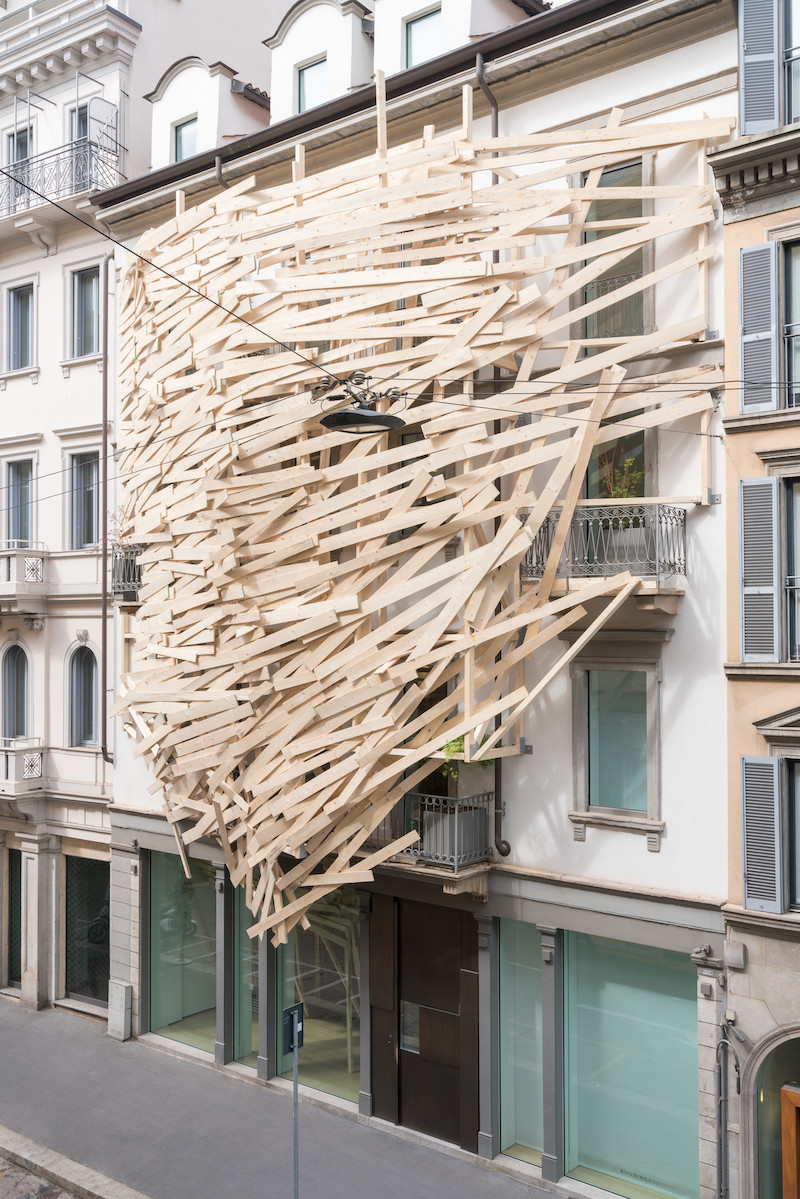 01_Tadashi Kawamata, Nest in Milan_BUILDING