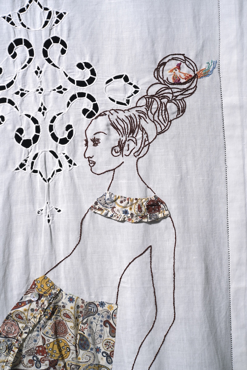 Loredana Galante, Le Portatrici, 2020. Ricamo e tessuto su tende antiche (174x62 cm) - PARTICOLARE