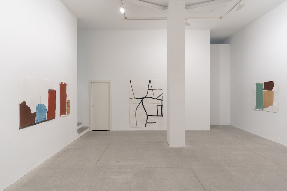 Silvia Bächli, verso, 2021, Installation view at Galleria Raffaella Cortese, ph. Lorenzo Palmieri