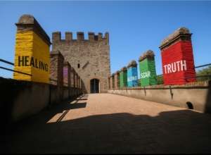 Amir Zainorin trasforma il Museo delle Mura con Gravity of the Wall